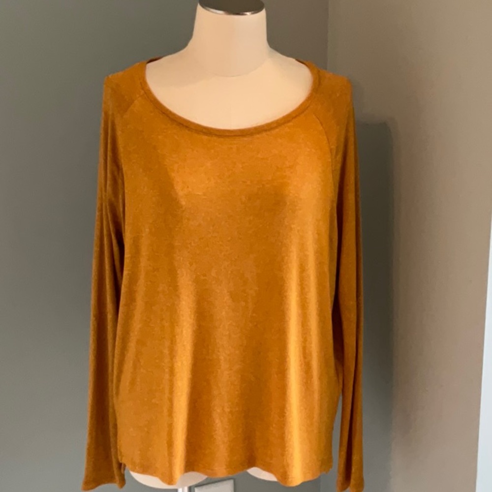 Long-sleeve top by Old Navy Sz M